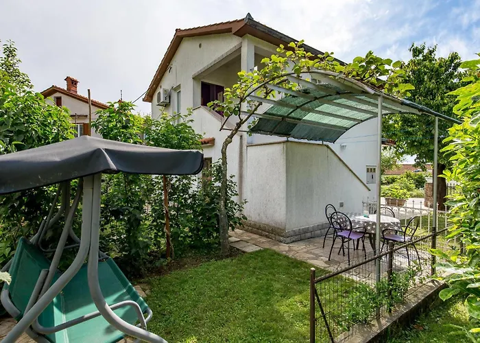 2 Bedroom Beautiful Apartment In Rukavac